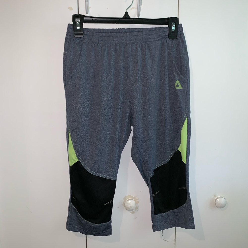 Active Capri pants